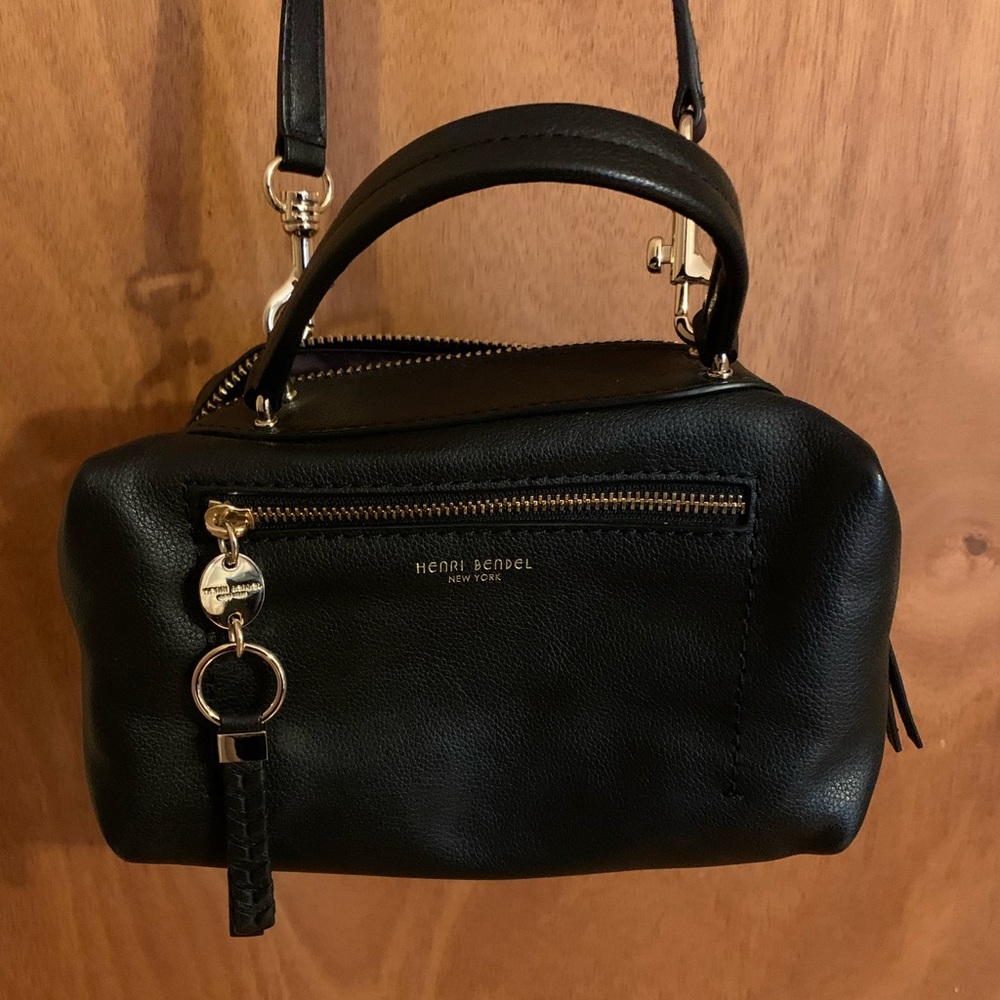 NWOT Small genuine leather HENRI BENDEL black shoulder bag/ purse gold hardware